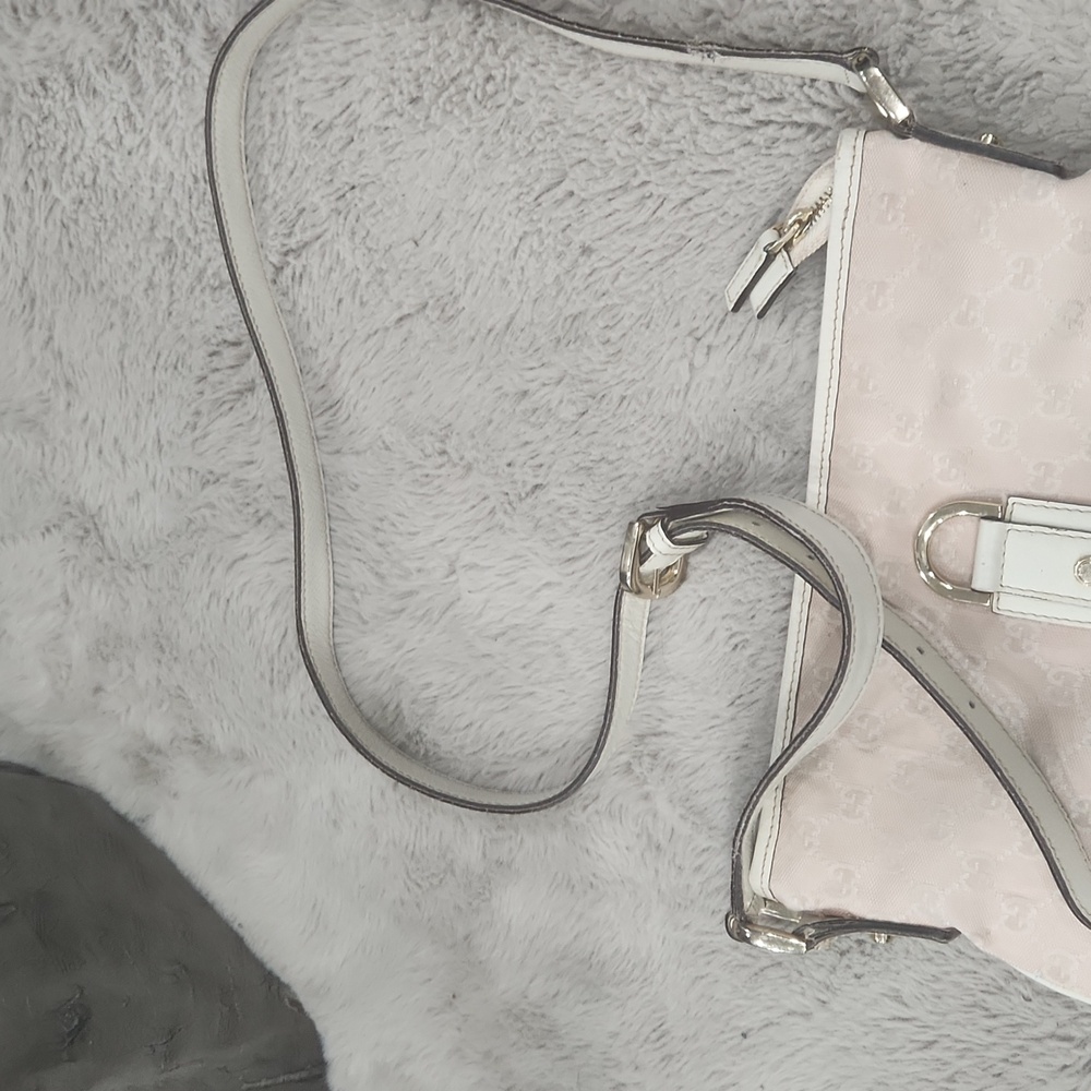 Gucci Pink Crossbody Bag with Gold Accents - Picture 15 of 15